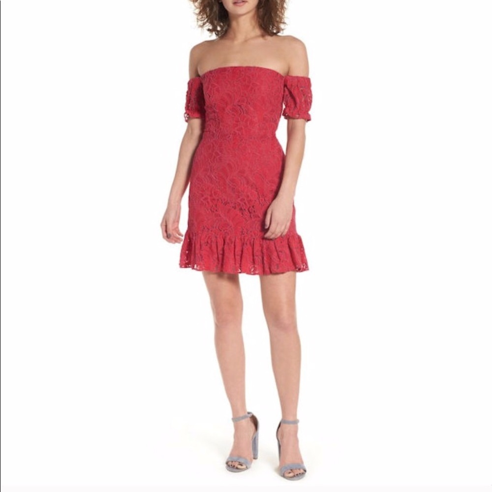 3 FOR 35💥REPOSH red lace dress off shoulder NWT